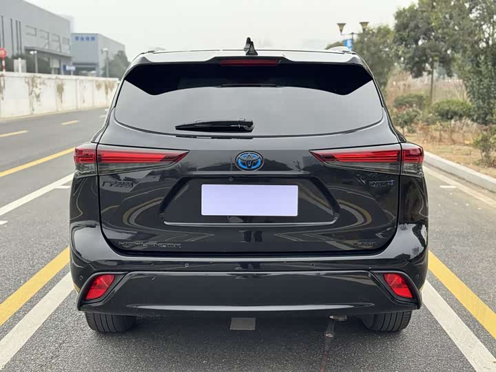 Фото 4 - Toyota Highlander