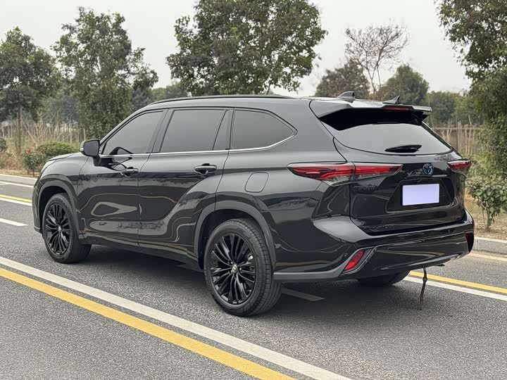 Фото 5 - Toyota Highlander