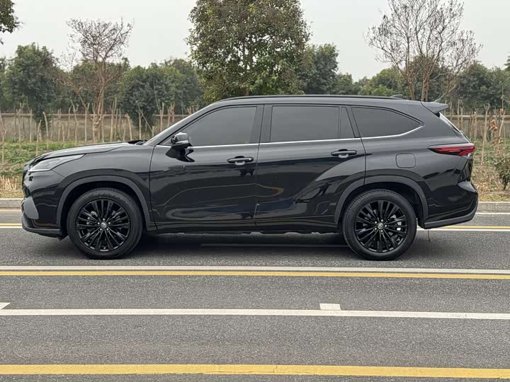 Фото 6 - Toyota Highlander