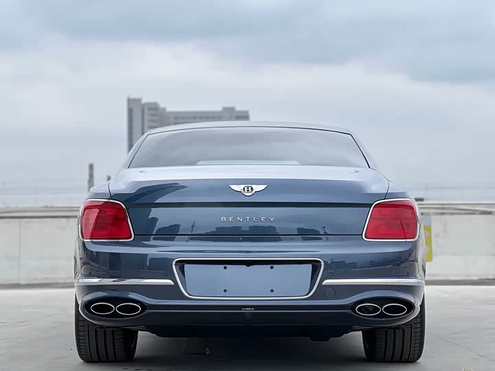 Фото 9 - Bentley Flying Spur
