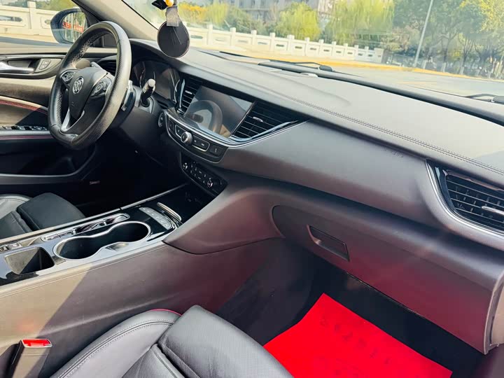 Фото 9 - Buick Regal