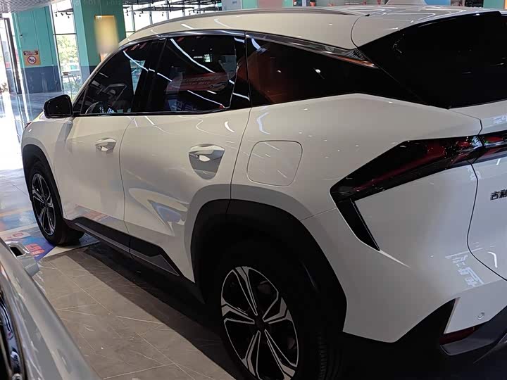 Фото 5 - Geely Galaxy L7