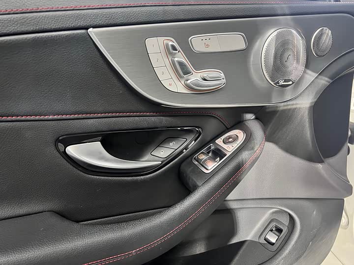 Фото 4 - Mercedes-Benz C-Class