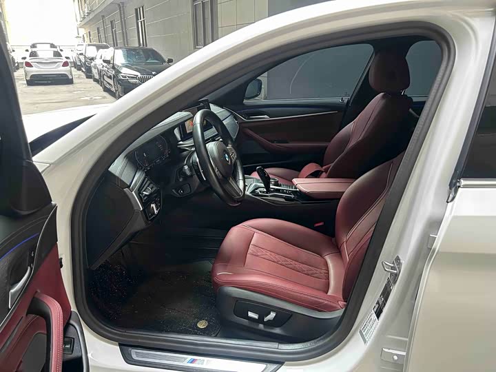 Фото 5 - BMW 5 Series