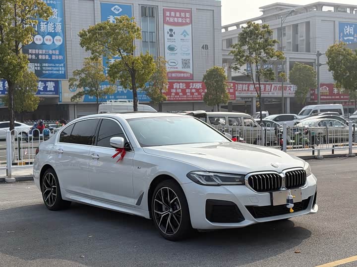 Фото 3 - BMW 5 Series