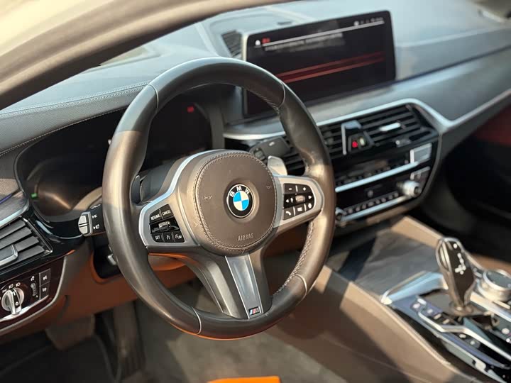 Фото 6 - BMW 5 Series