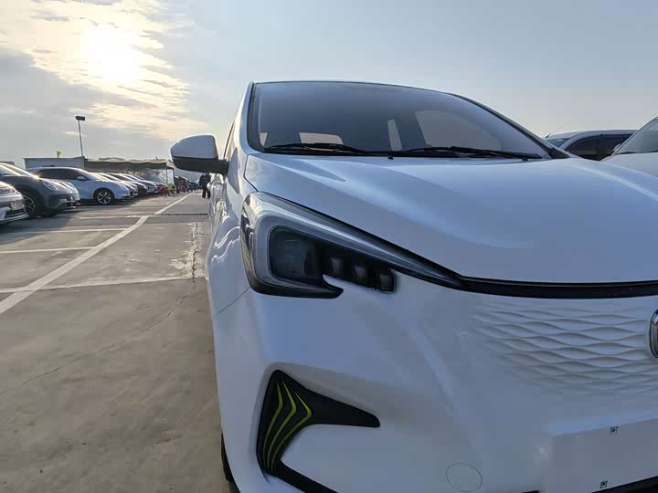 Фото 9 - Changan BenBen E-Star