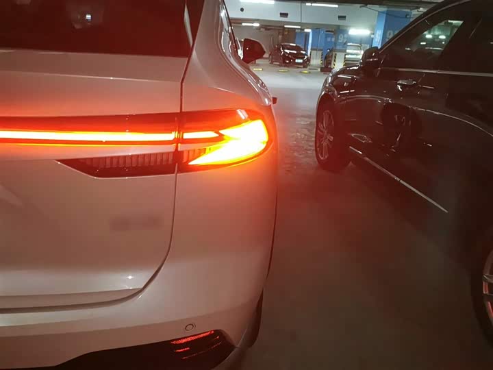 Фото 7 - Roewe D5X DMH