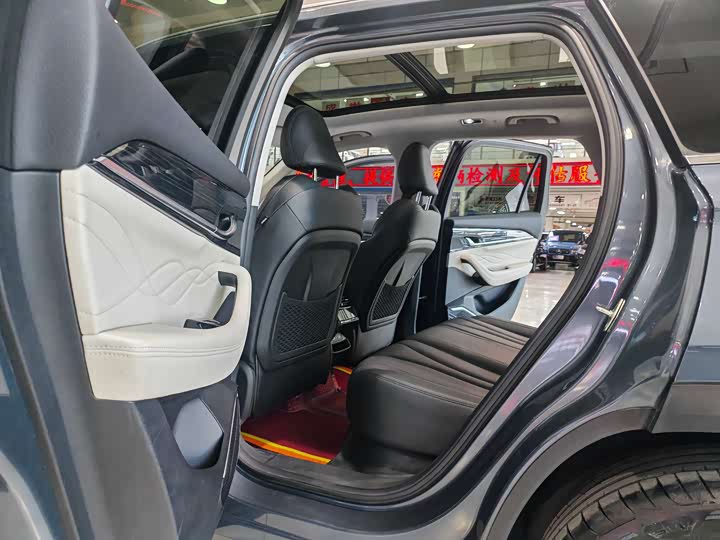 Фото 5 - Geely Monjaro