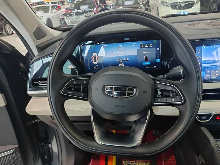 Фото 7 - Geely Monjaro