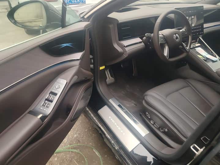 Фото 7 - Denza Z9