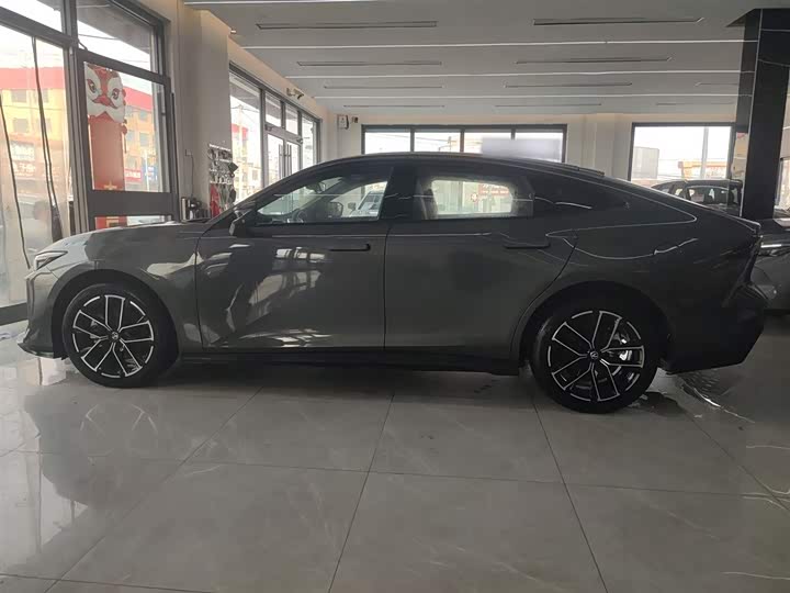 Фото 5 - Changan UNI-V Hybrid