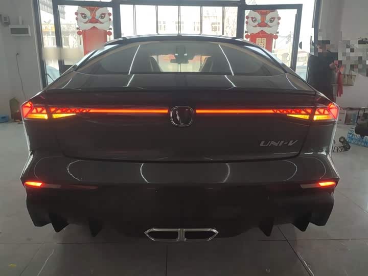 Фото 6 - Changan UNI-V Hybrid