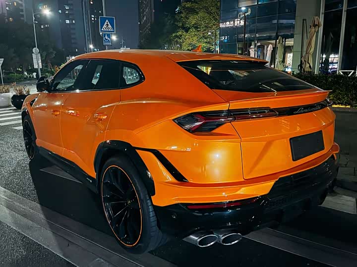 Фото 7 - Lamborghini Urus