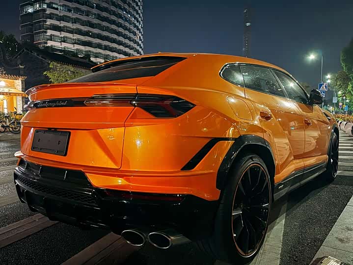 Фото 9 - Lamborghini Urus