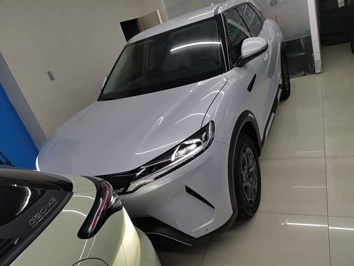 Фото 3 - BYD Yuan Up