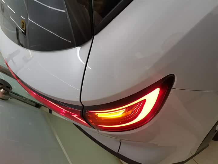 Фото 8 - BYD Yuan Up