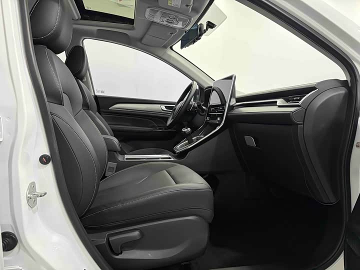 Фото 6 - Haval M6