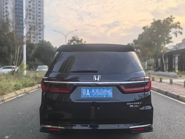 Фото 4 - Honda Odyssey