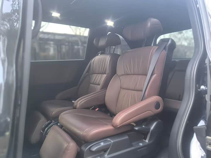 Фото 6 - Honda Odyssey