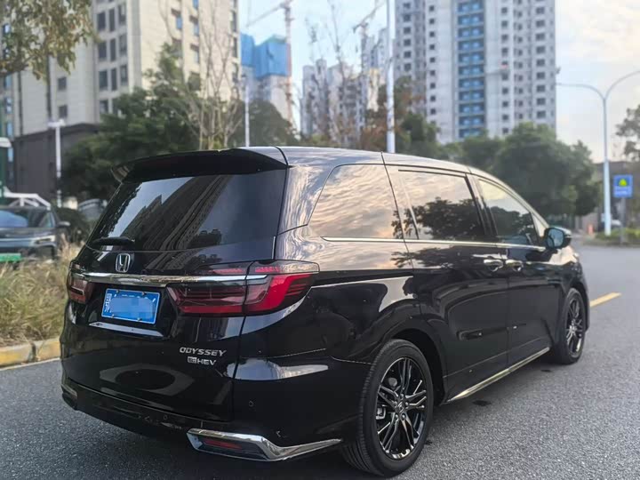 Фото 9 - Honda Odyssey