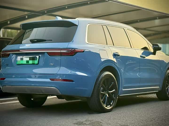 Фото 9 - LiXiang One