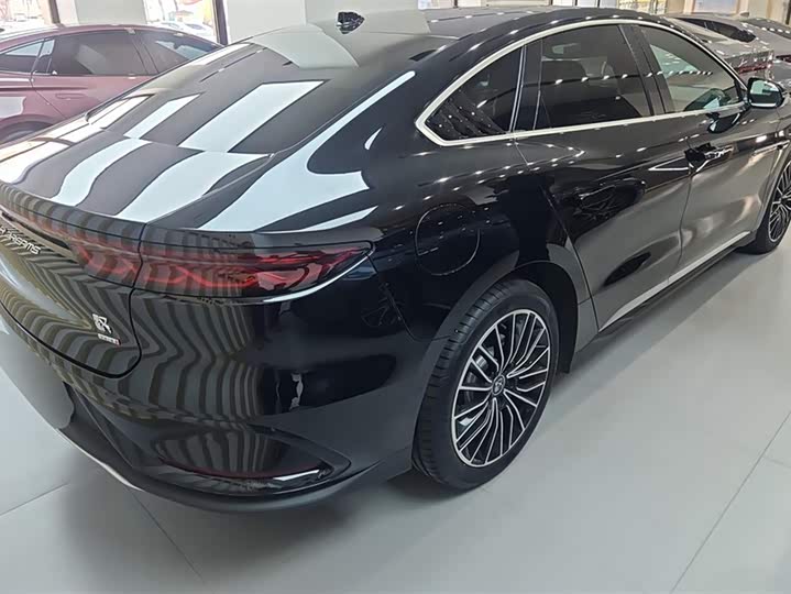 Фото 3 - BYD Han