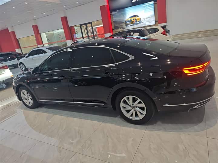 Фото 5 - Volkswagen Passat