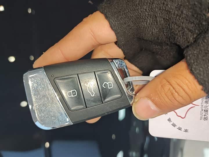 Фото 9 - Volkswagen Passat