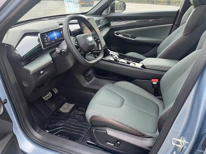 Фото 4 - Geely Atlas