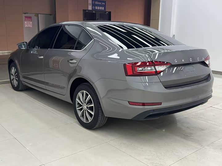 Фото 3 - Skoda Octavia Pro