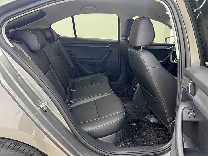 Фото 8 - Skoda Octavia Pro