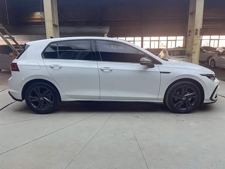 Фото 4 - Volkswagen Golf