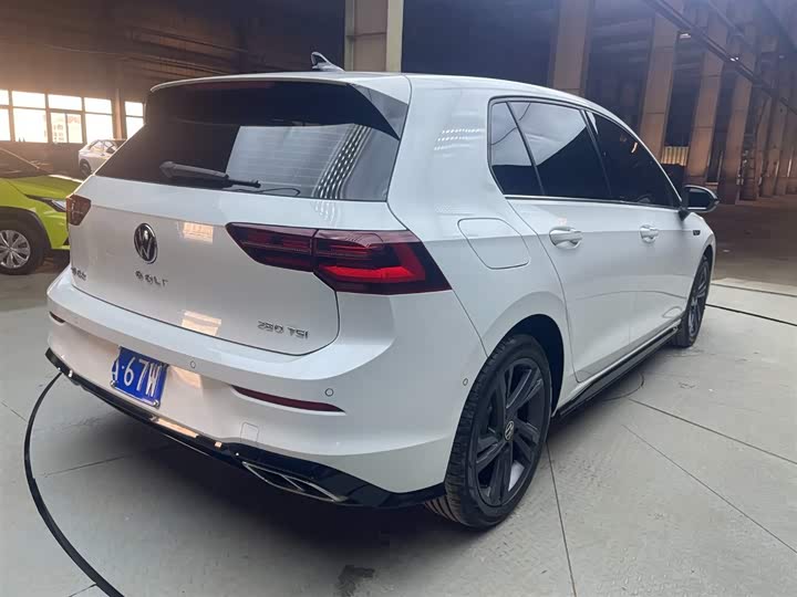 Фото 5 - Volkswagen Golf