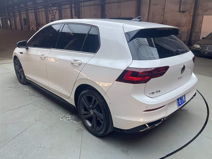 Фото 7 - Volkswagen Golf