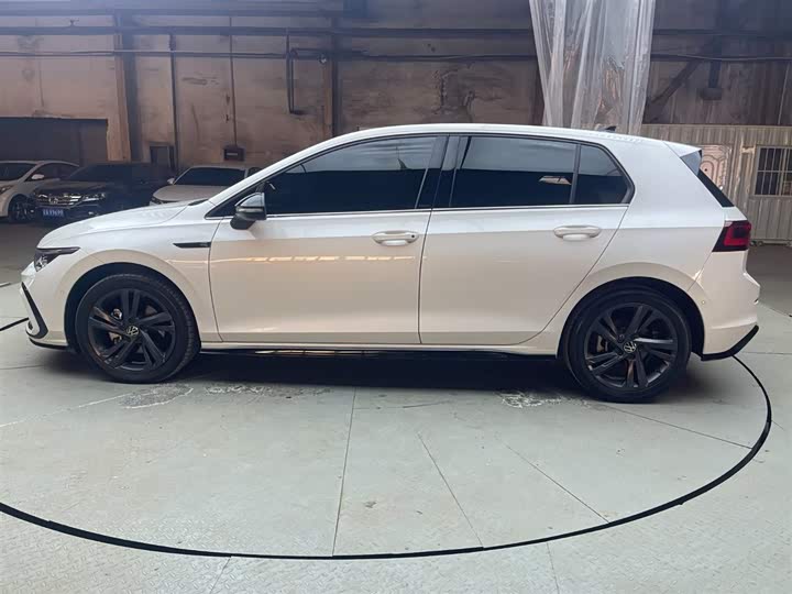 Фото 8 - Volkswagen Golf