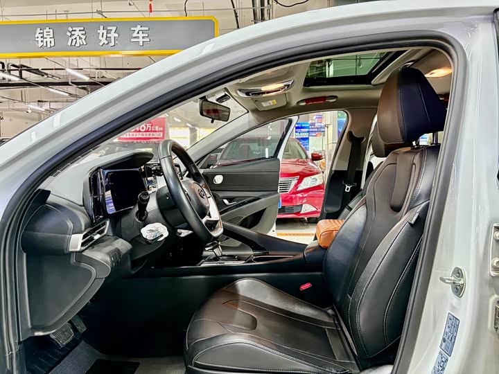 Фото 5 - Hyundai Elantra N line