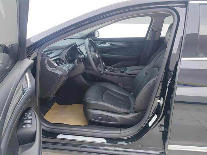 Фото 9 - Buick LaCrosse