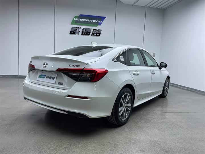 Фото 4 - Honda Civic