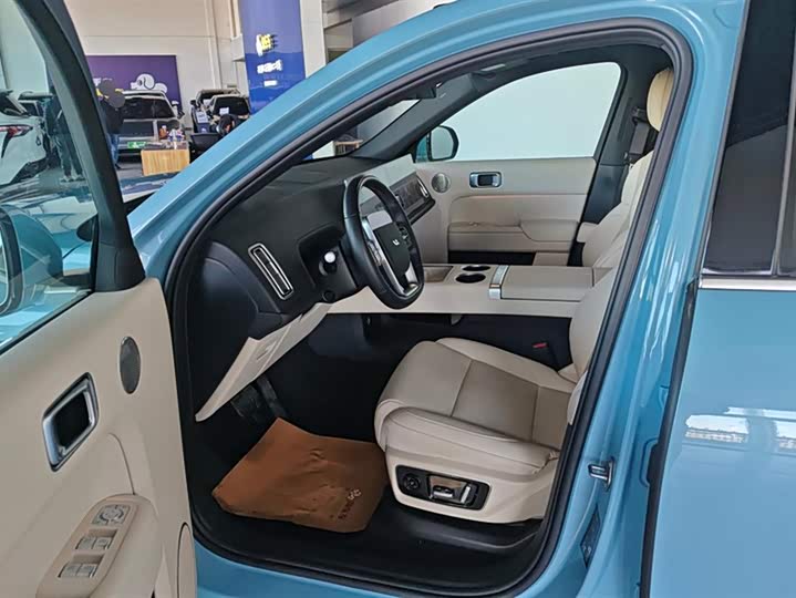 Фото 9 - LiXiang L7