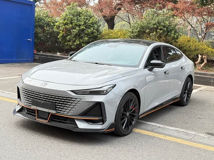 Фото 1 - Changan UNI-V