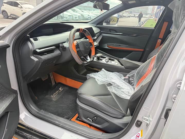 Фото 5 - Changan UNI-V