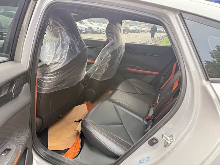 Фото 6 - Changan UNI-V