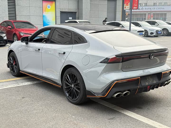 Фото 8 - Changan UNI-V