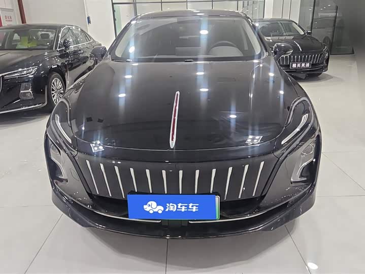 Фото 2 - Hongqi E-QM5