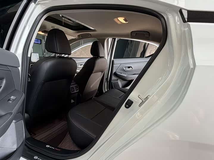 Фото 9 - Nissan Sylphy