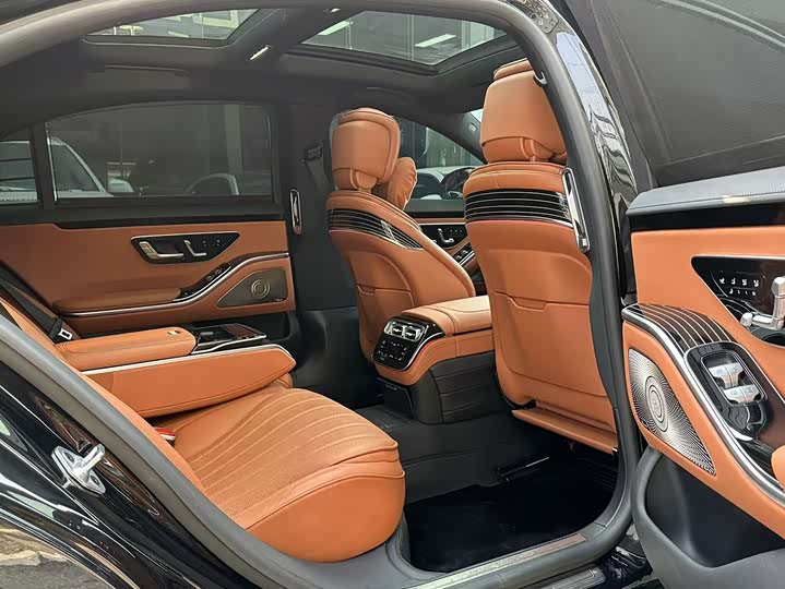 Фото 8 - Mercedes-Benz S-Class