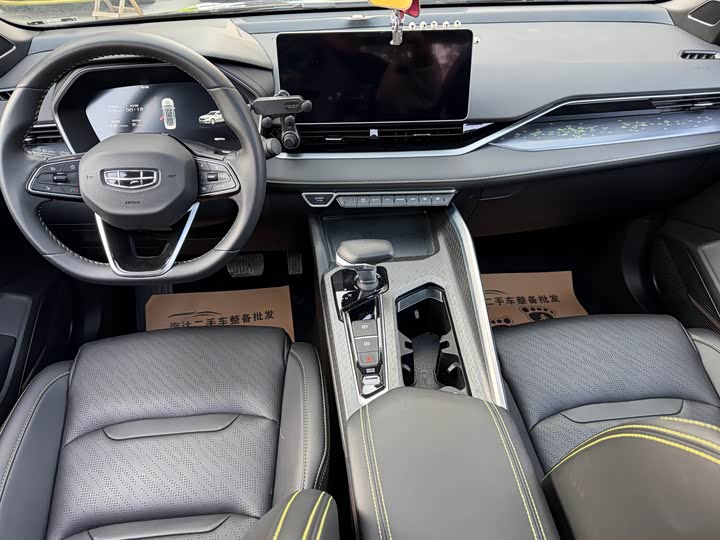 Фото 9 - Geely Preface