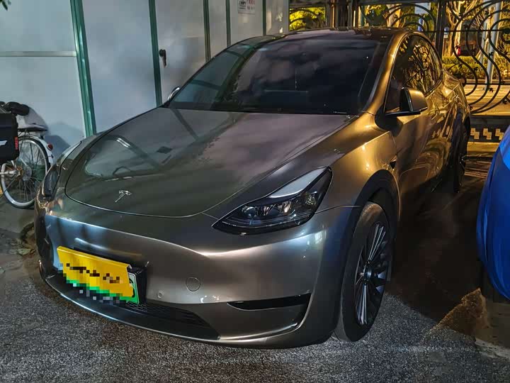 Фото 1 - Tesla Model Y
