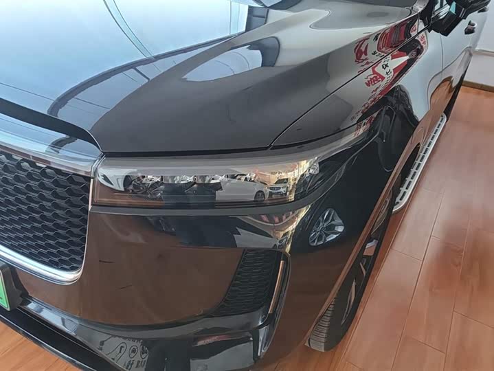 Фото 5 - LiXiang One